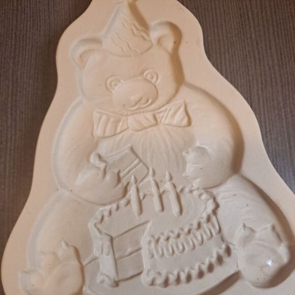 Brown Bag Cookie Art Birthday Bear Mold Cake Party Unused Vintage 1989 Retired - Picture 2 of 7